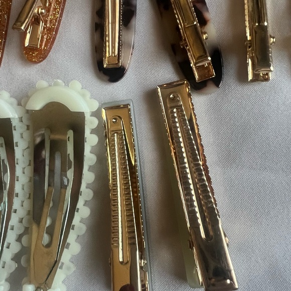 Hair Clips - Picture 7 of 7